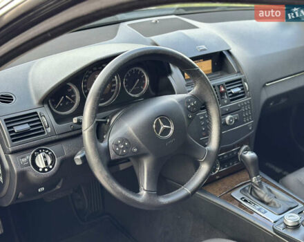 Мерседес Ц-Клас 2007 у Старокостянтинів на Automoto.ua Чорний Мерседес Ц-Клас, об'ємом двигуна 1.8 л та пробігом 220 тис. км за 8350 $, фото 14 на Automoto.ua