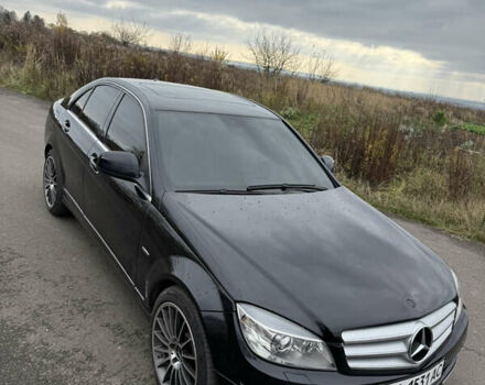 Чорний Мерседес Ц-Клас, об'ємом двигуна 2.99 л та пробігом 325 тис. км за 9999 $, фото 4 на Automoto.ua