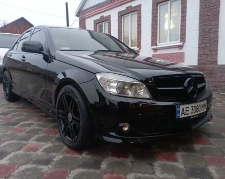 Черный Мерседес Ц-Класс, объемом двигателя 3.5 л и пробегом 158 тыс. км за 10300 $, фото 1 на Automoto.ua