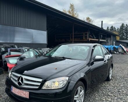 Чорний Мерседес Ц-Клас, об'ємом двигуна 2.2 л та пробігом 350 тис. км за 9100 $, фото 1 на Automoto.ua