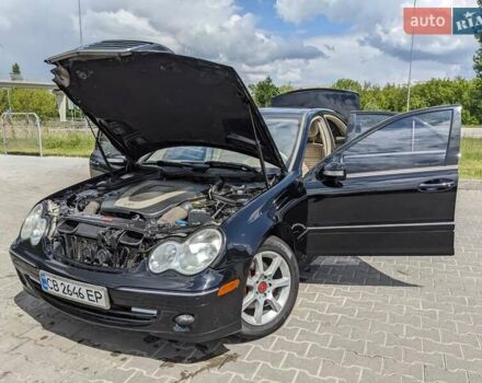 Чорний Мерседес Ц-Клас, об'ємом двигуна 3 л та пробігом 218 тис. км за 6600 $, фото 9 на Automoto.ua