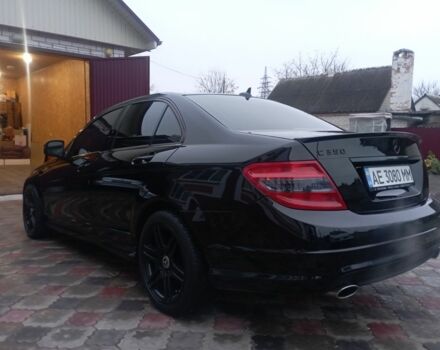 Черный Мерседес Ц-Класс, объемом двигателя 3.5 л и пробегом 158 тыс. км за 10300 $, фото 11 на Automoto.ua