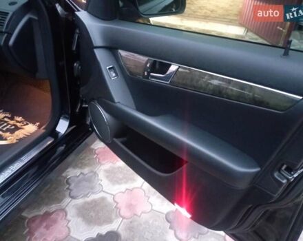 Черный Мерседес Ц-Класс, объемом двигателя 3.5 л и пробегом 158 тыс. км за 10300 $, фото 17 на Automoto.ua