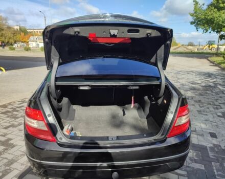 Черный Мерседес Ц-Класс, объемом двигателя 2.1 л и пробегом 340 тыс. км за 8100 $, фото 5 на Automoto.ua