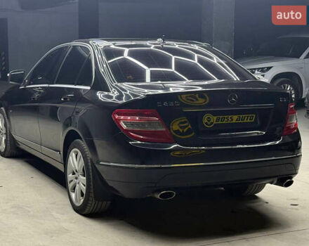 Черный Мерседес Ц-Класс, объемом двигателя 3 л и пробегом 240 тыс. км за 9800 $, фото 3 на Automoto.ua