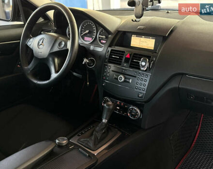 Чорний Мерседес Ц-Клас, об'ємом двигуна 1.8 л та пробігом 156 тис. км за 9499 $, фото 10 на Automoto.ua