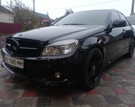 Черный Мерседес Ц-Класс, объемом двигателя 3.5 л и пробегом 158 тыс. км за 10300 $, фото 3 на Automoto.ua