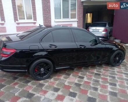 Черный Мерседес Ц-Класс, объемом двигателя 3.5 л и пробегом 158 тыс. км за 10300 $, фото 8 на Automoto.ua