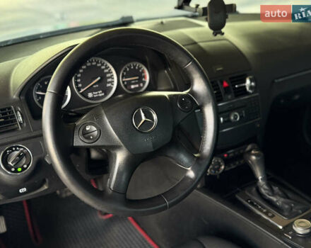 Чорний Мерседес Ц-Клас, об'ємом двигуна 1.8 л та пробігом 156 тис. км за 9499 $, фото 7 на Automoto.ua