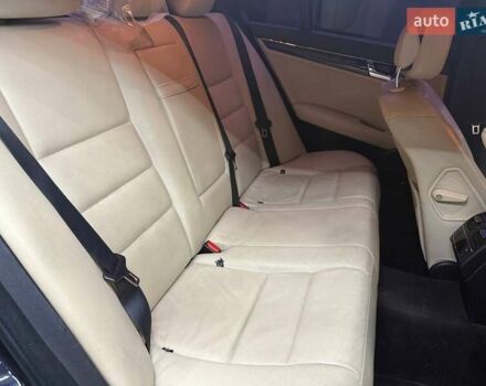 Черный Мерседес Ц-Класс, объемом двигателя 3 л и пробегом 240 тыс. км за 9800 $, фото 12 на Automoto.ua