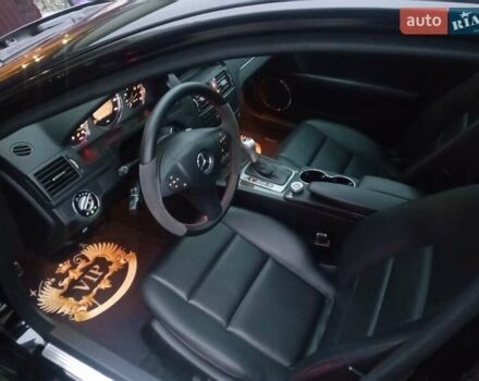 Черный Мерседес Ц-Класс, объемом двигателя 3.5 л и пробегом 158 тыс. км за 10300 $, фото 28 на Automoto.ua