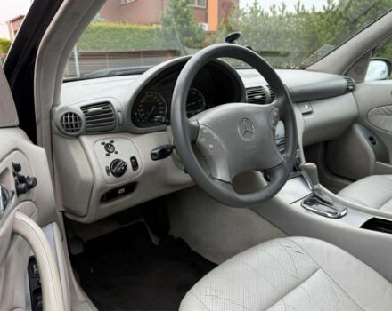 Чорний Мерседес Ц-Клас, об'ємом двигуна 2.7 л та пробігом 287 тис. км за 4111 $, фото 6 на Automoto.ua