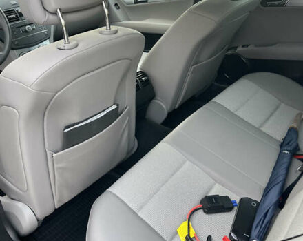 Черный Мерседес Ц-Класс, объемом двигателя 1.8 л и пробегом 32 тыс. км за 20000 $, фото 8 на Automoto.ua