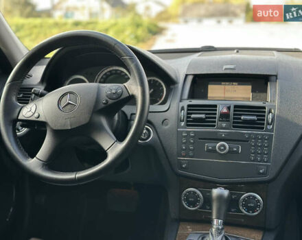 Мерседес Ц-Клас 2007 у Старокостянтинів на Automoto.ua Чорний Мерседес Ц-Клас, об'ємом двигуна 1.8 л та пробігом 220 тис. км за 8350 $, фото 22 на Automoto.ua