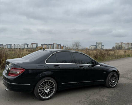 Чорний Мерседес Ц-Клас, об'ємом двигуна 2.99 л та пробігом 325 тис. км за 9999 $, фото 9 на Automoto.ua
