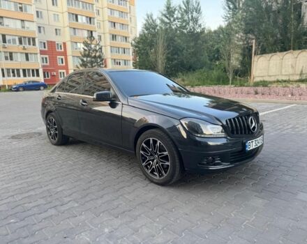 Черный Мерседес Ц-Класс, объемом двигателя 1.8 л и пробегом 280 тыс. км за 9000 $, фото 1 на Automoto.ua