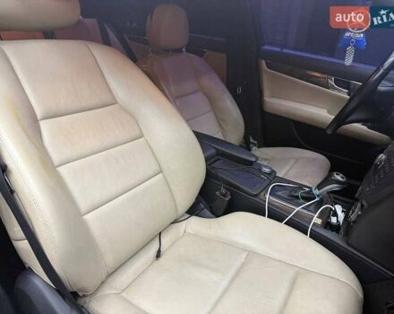 Черный Мерседес Ц-Класс, объемом двигателя 3 л и пробегом 240 тыс. км за 9800 $, фото 19 на Automoto.ua