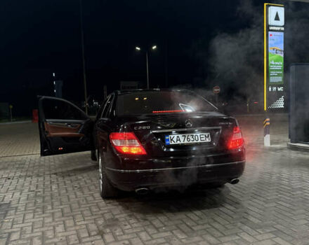 Черный Мерседес Ц-Класс, объемом двигателя 3 л и пробегом 217 тыс. км за 10800 $, фото 2 на Automoto.ua