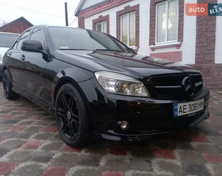 Черный Мерседес Ц-Класс, объемом двигателя 3.5 л и пробегом 158 тыс. км за 10300 $, фото 1 на Automoto.ua