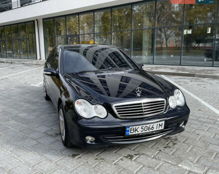 Мерседес Ц-Клас 2007 у Рівному на Automoto.ua Чорний Мерседес Ц-Клас, об'ємом двигуна 1.8 л та пробігом 197 тис. км за 6099 $, фото 2 на Automoto.ua