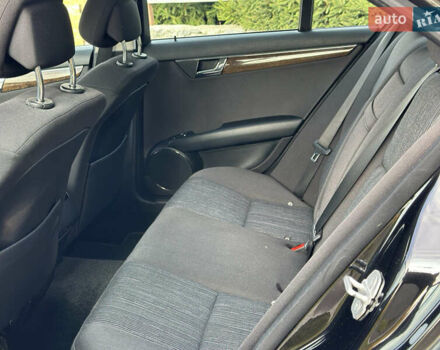 Мерседес Ц-Клас 2007 у Старокостянтинів на Automoto.ua Чорний Мерседес Ц-Клас, об'ємом двигуна 1.8 л та пробігом 220 тис. км за 8350 $, фото 19 на Automoto.ua