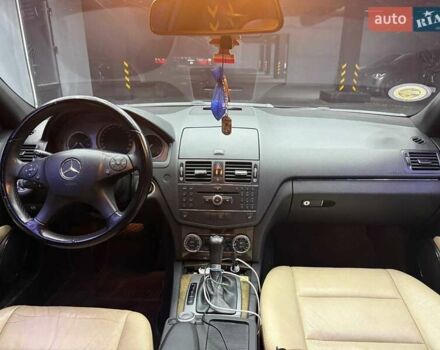 Черный Мерседес Ц-Класс, объемом двигателя 3 л и пробегом 240 тыс. км за 9800 $, фото 13 на Automoto.ua