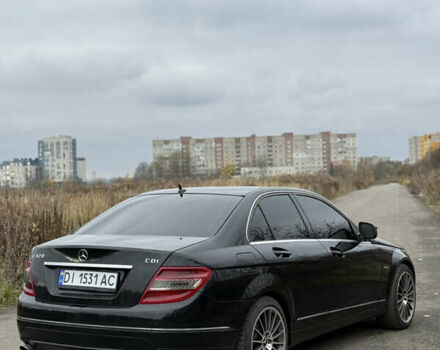 Чорний Мерседес Ц-Клас, об'ємом двигуна 2.99 л та пробігом 325 тис. км за 9999 $, фото 6 на Automoto.ua