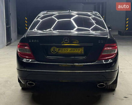 Черный Мерседес Ц-Класс, объемом двигателя 3 л и пробегом 240 тыс. км за 9800 $, фото 4 на Automoto.ua