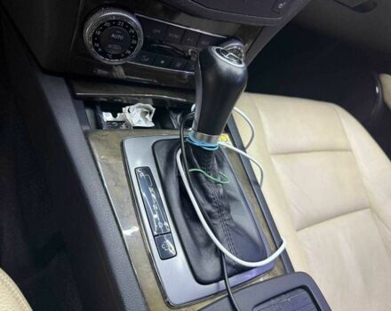 Черный Мерседес Ц-Класс, объемом двигателя 3 л и пробегом 240 тыс. км за 9800 $, фото 9 на Automoto.ua