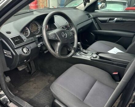 Чорний Мерседес Ц-Клас, об'ємом двигуна 2.2 л та пробігом 350 тис. км за 9100 $, фото 16 на Automoto.ua