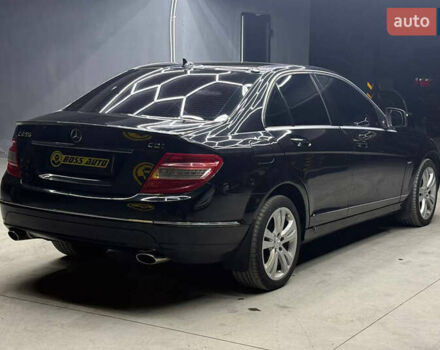 Черный Мерседес Ц-Класс, объемом двигателя 3 л и пробегом 240 тыс. км за 9800 $, фото 5 на Automoto.ua