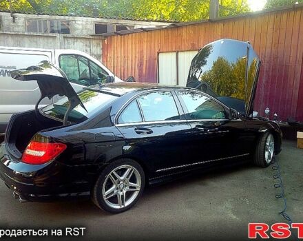 Чорний Мерседес Ц-Клас, об'ємом двигуна 3 л та пробігом 221 тис. км за 13900 $, фото 9 на Automoto.ua