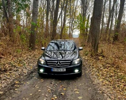 Чорний Мерседес Ц-Клас, об'ємом двигуна 3 л та пробігом 216 тис. км за 9000 $, фото 4 на Automoto.ua