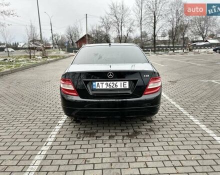 Черный Мерседес Ц-Класс, объемом двигателя 2.1 л и пробегом 292 тыс. км за 9500 $, фото 5 на Automoto.ua