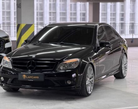Черный Мерседес Ц-Класс, объемом двигателя 1.8 л и пробегом 300 тыс. км за 11000 $, фото 1 на Automoto.ua