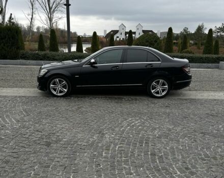 Чорний Мерседес Ц-Клас, об'ємом двигуна 3 л та пробігом 300 тис. км за 8200 $, фото 1 на Automoto.ua