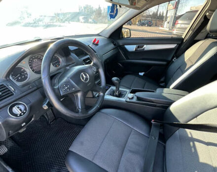 Чорний Мерседес Ц-Клас, об'ємом двигуна 2.2 л та пробігом 422 тис. км за 7570 $, фото 14 на Automoto.ua