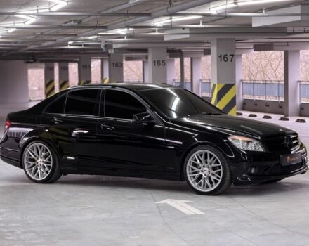 Черный Мерседес Ц-Класс, объемом двигателя 1.8 л и пробегом 300 тыс. км за 11000 $, фото 4 на Automoto.ua