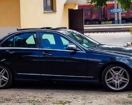 Черный Мерседес Ц-Класс, объемом двигателя 3 л и пробегом 220 тыс. км за 13999 $, фото 6 на Automoto.ua