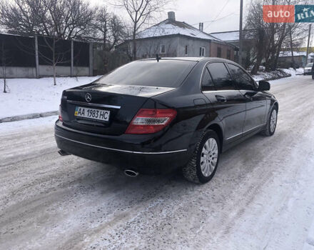 Черный Мерседес Ц-Класс, объемом двигателя 3 л и пробегом 290 тыс. км за 8000 $, фото 4 на Automoto.ua