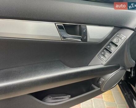 Мерседес Ц-Класс 2008 в Одессе на Automoto.ua Черный Мерседес Ц-Класс, объемом двигателя 1.8 л и пробегом 128 тыс. км за 10300 $, фото 13 на Automoto.ua