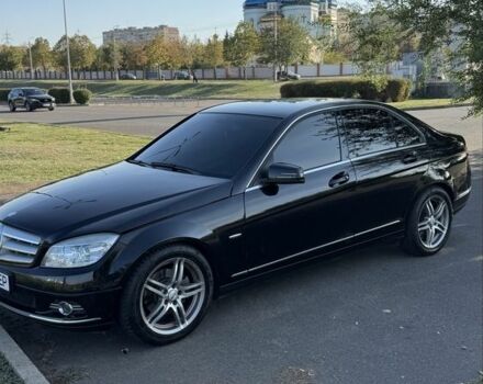 Чорний Мерседес Ц-Клас, об'ємом двигуна 1.8 л та пробігом 250 тис. км за 7500 $, фото 1 на Automoto.ua