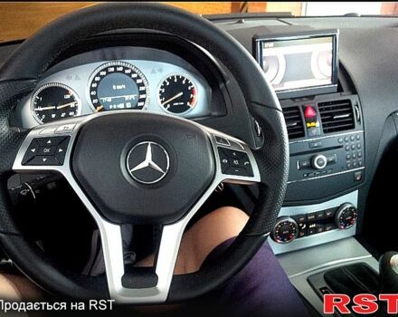 Чорний Мерседес Ц-Клас, об'ємом двигуна 3 л та пробігом 221 тис. км за 13900 $, фото 7 на Automoto.ua