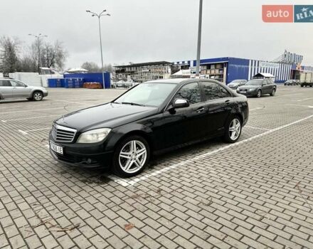 Черный Мерседес Ц-Класс, объемом двигателя 2.1 л и пробегом 292 тыс. км за 9500 $, фото 9 на Automoto.ua