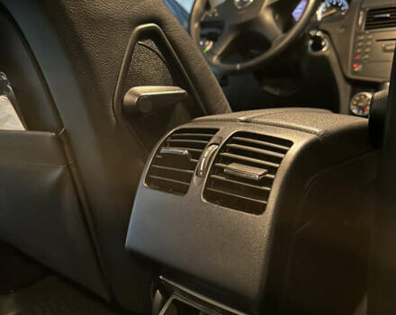 Чорний Мерседес Ц-Клас, об'ємом двигуна 1.8 л та пробігом 67 тис. км за 11500 $, фото 23 на Automoto.ua