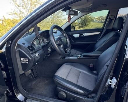 Чорний Мерседес Ц-Клас, об'ємом двигуна 1.8 л та пробігом 250 тис. км за 7500 $, фото 5 на Automoto.ua