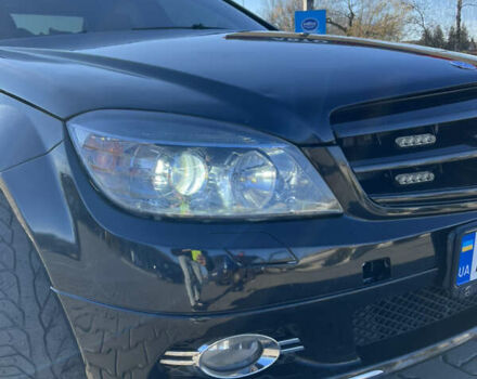 Чорний Мерседес Ц-Клас, об'ємом двигуна 2.2 л та пробігом 422 тис. км за 7570 $, фото 11 на Automoto.ua