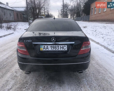 Черный Мерседес Ц-Класс, объемом двигателя 3 л и пробегом 290 тыс. км за 8000 $, фото 5 на Automoto.ua