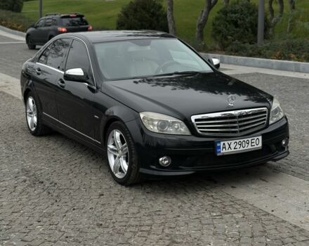 Чорний Мерседес Ц-Клас, об'ємом двигуна 3 л та пробігом 300 тис. км за 8200 $, фото 6 на Automoto.ua