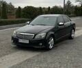 Чорний Мерседес Ц-Клас, об'ємом двигуна 3 л та пробігом 300 тис. км за 8200 $, фото 1 на Automoto.ua